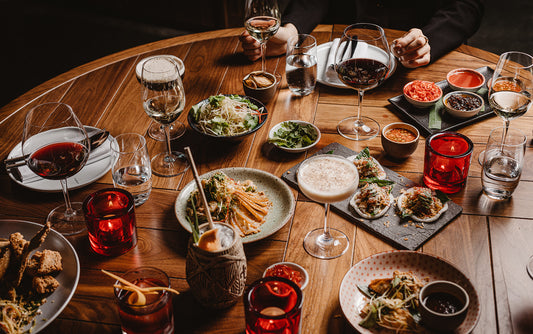 Farang Classic Tasting menu kahdelle / for two 158 €